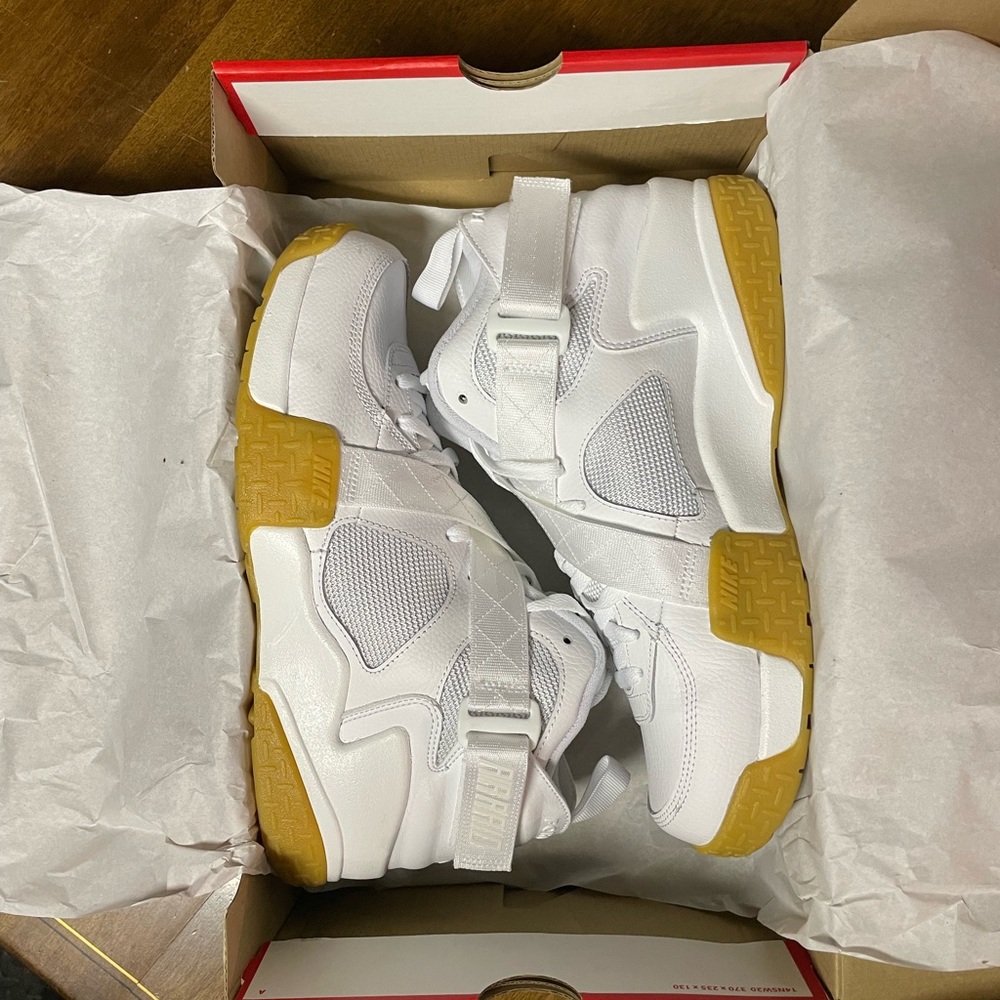 Air Raid "White/Gum Light Brown"